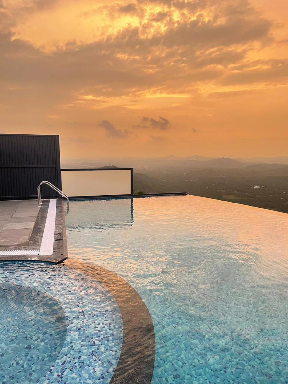 Misty Green Hills Parks & Resorts Kondotty Экстерьер фото
